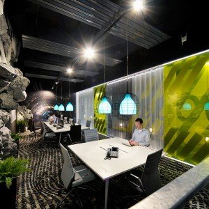 amazing-creative-workspaces-office-spaces-12-1-300x300.jpg