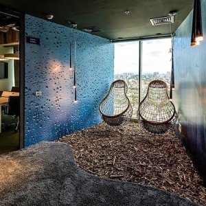 amazing-creative-workspaces-office-spaces-12-13-300x300.jpg